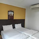 1Bhk Ac Service Apartment 206
