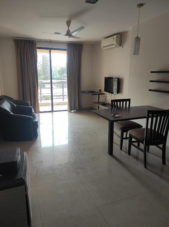 1bhk Ac Service 206 Apartment